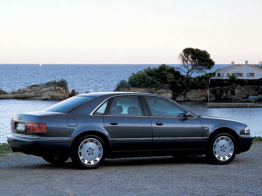  Audi A8 3.7 (D2) 1999 года  (фото 5 из 5)